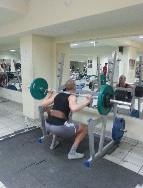 barbellBackSquats