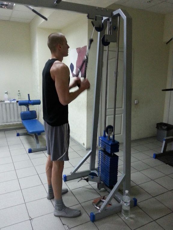 CableTricepExtensionWithV-Bar