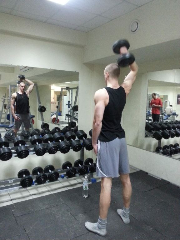 One-ArmStandingDumbbellExtension